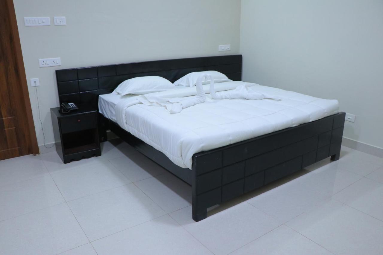 Hotel Tamilnadu -Trichy Tiruchirappalli エクステリア 写真